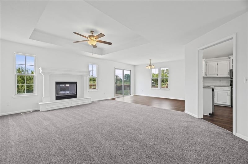 712 S Sunset Ln, Raymore, MO 64083