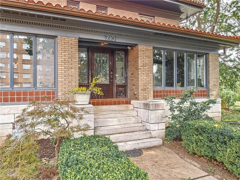 710 E Armour Blvd, Kansas City, MO 64109