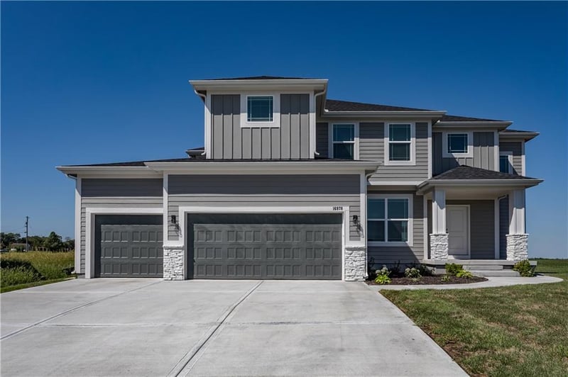 16978 S Brentwood St, Olathe, KS 66062