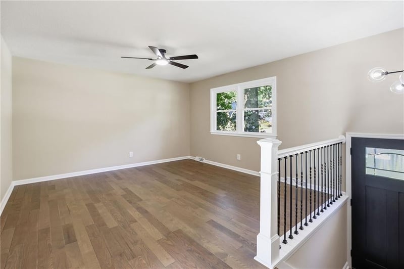 1201 SW Mission Pl, Lee's Summit, MO 64081