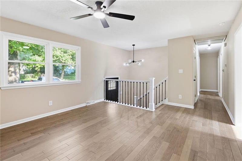 1201 SW Mission Pl, Lee's Summit, MO 64081