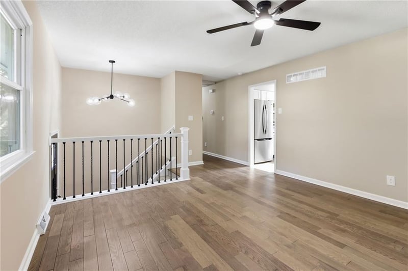 1201 SW Mission Pl, Lee's Summit, MO 64081