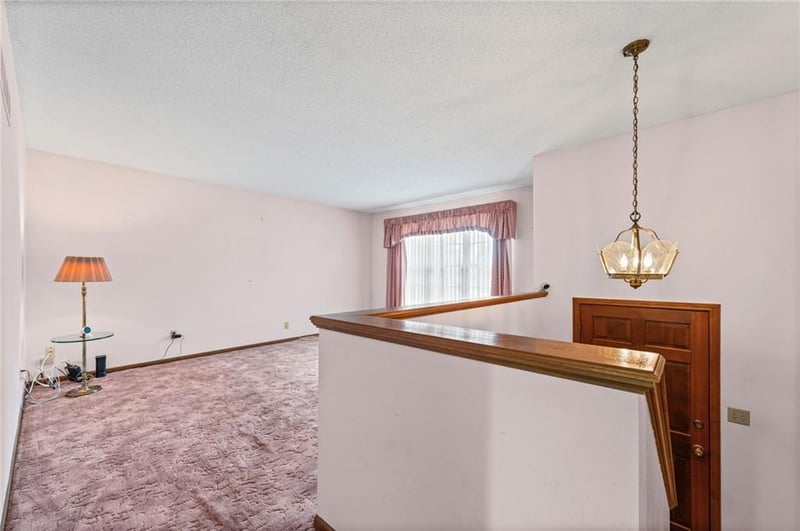 4924 Welborn Ln, Kansas City, KS 66104