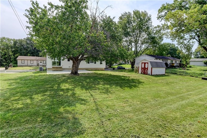1604 N Emery St, Independence, MO 64050