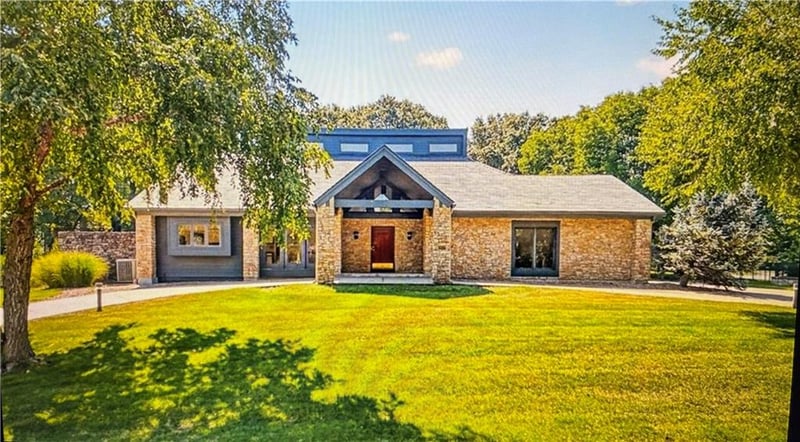 12639 Juniper Cir, Leawood, KS 66209