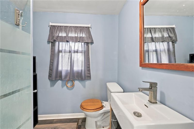 516 SW 13 St, Blue Springs, MO 64015