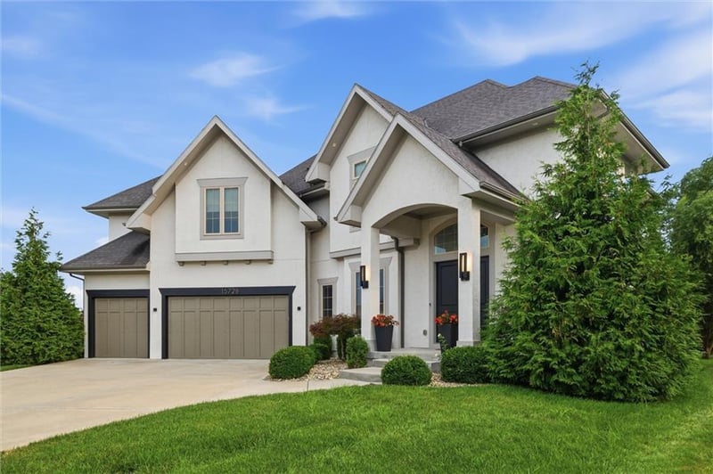 15728 Canterbury St, Overland Park, KS 66224