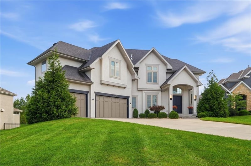 15728 Canterbury St, Overland Park, KS 66224