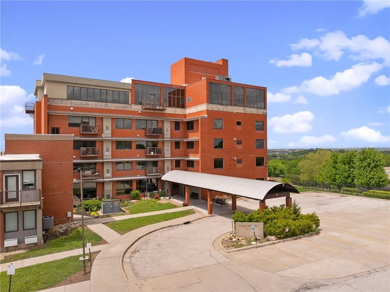 2940 Baltimore Ave #1404, Kansas City, MO 64108