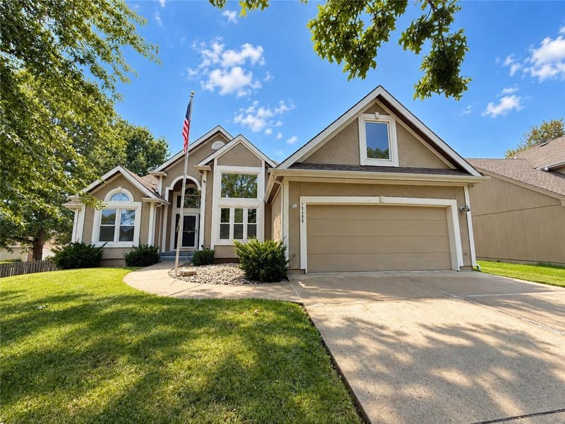 10500 NE 98th St, Kansas City, MO 64157