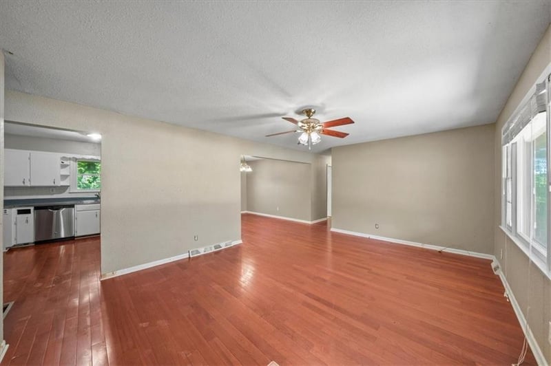 234 NE 86th Ter, Kansas City, MO 64155