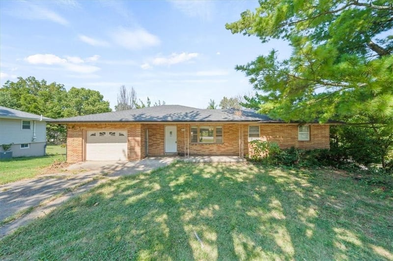 234 NE 86th Ter, Kansas City, MO 64155
