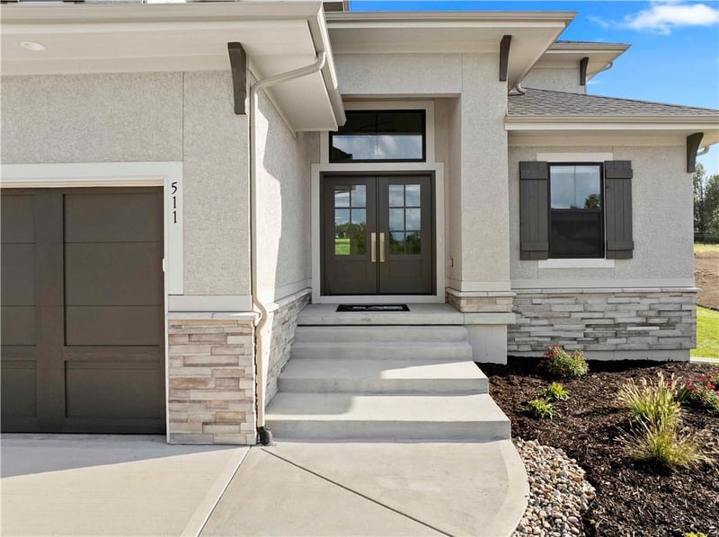 511 Turnbridge Dr, Raymore, MO 64083