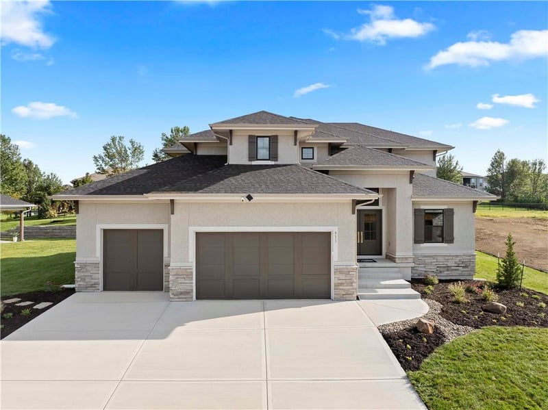511 Turnbridge Dr, Raymore, MO 64083