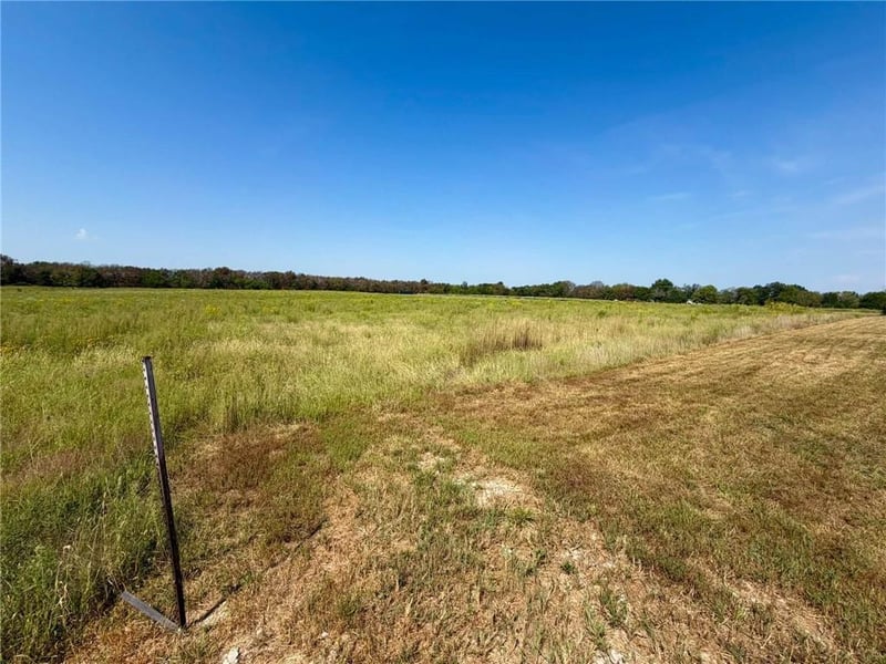 29610 S West Outer Rd, Harrisonville, MO 64701