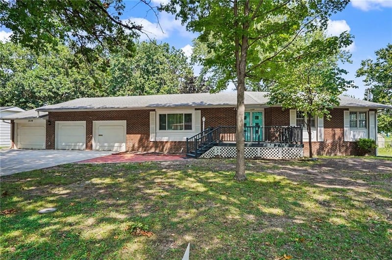 1229 S Elm St, Ottawa, KS 66067