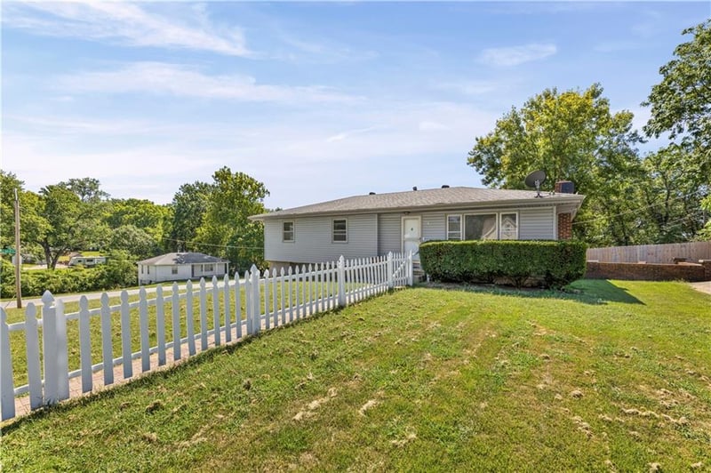 2619 NE 47th Ter, Kansas City, MO 64117