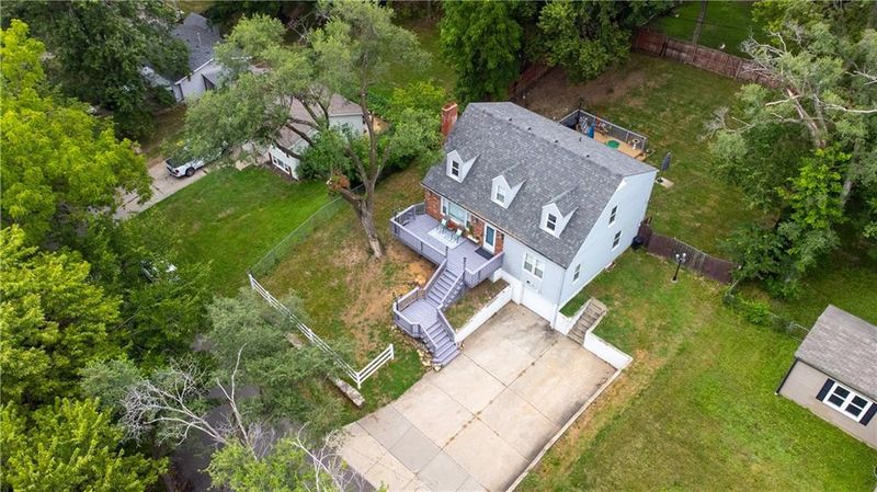3627 N Walrond Ave, Kansas City, MO 64117