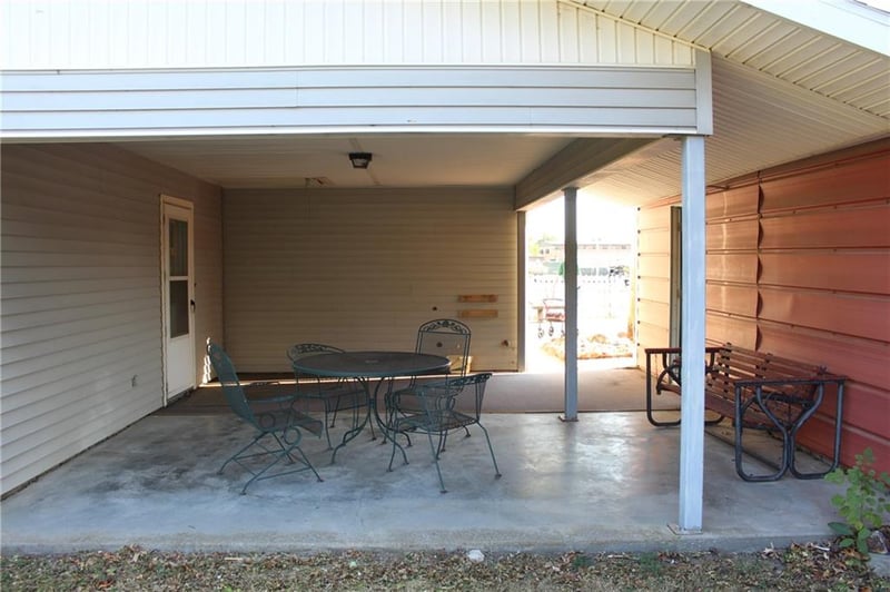 220 W Garfield St, Iola, KS 66749