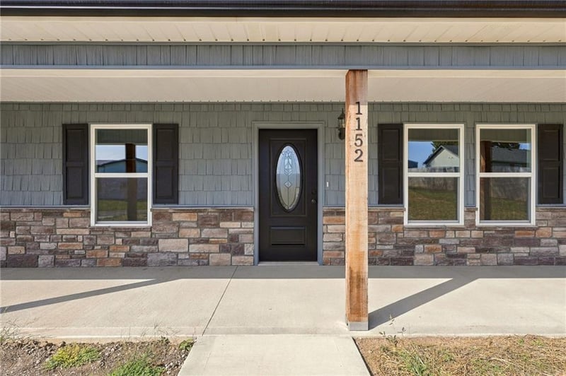 1152 Lafayette Dr, Odessa, MO 64076