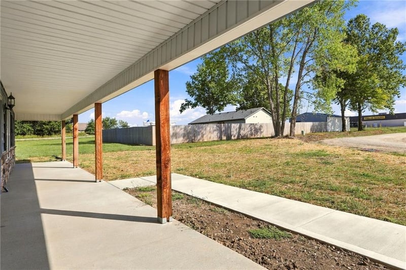 1152 Lafayette Dr, Odessa, MO 64076