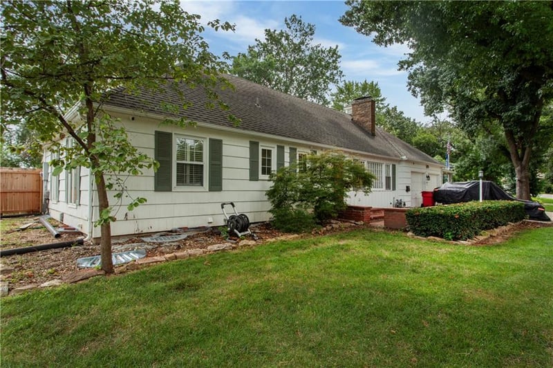 2801 S Overton Ave, Independence, MO 64052