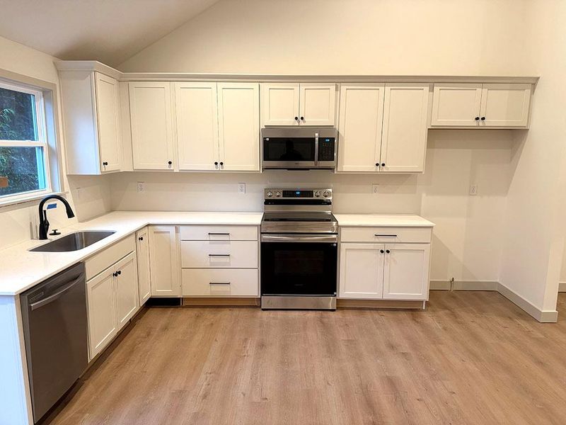 800 SW South Ave, Blue Springs, MO 64015