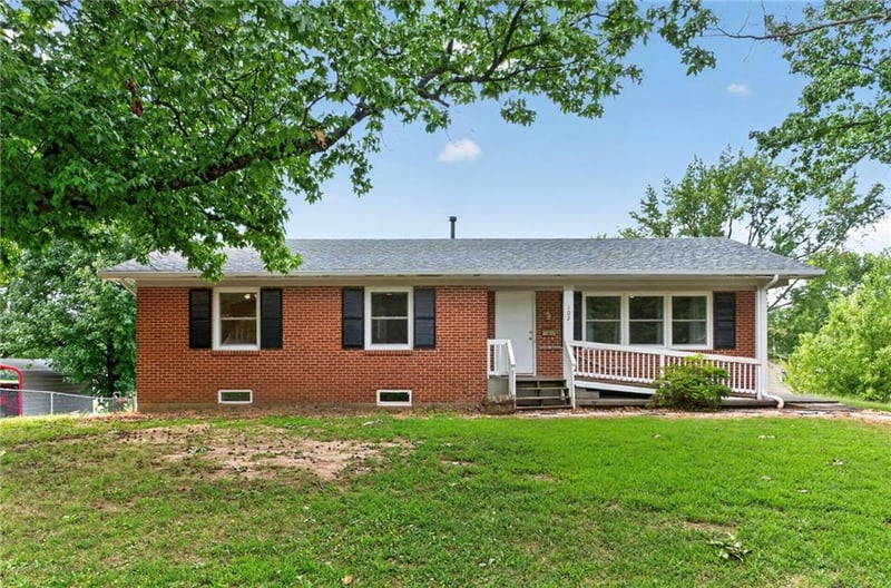 102 E Hospital Rd, El Dorado Springs, MO 64744