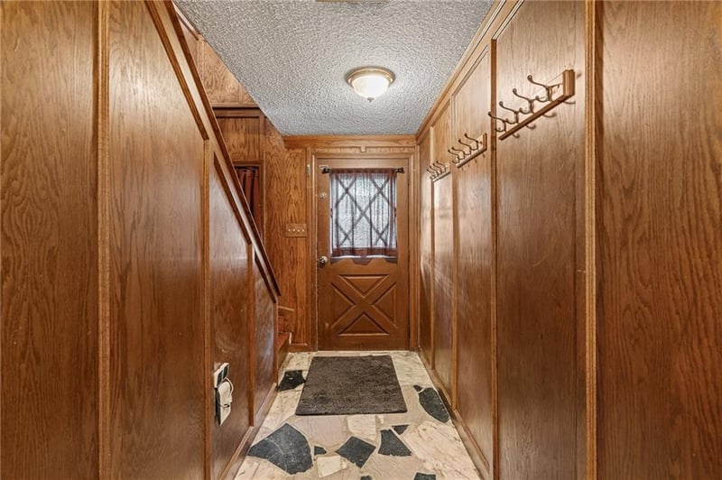 5819 Perry Ln, Merriam, KS 66203