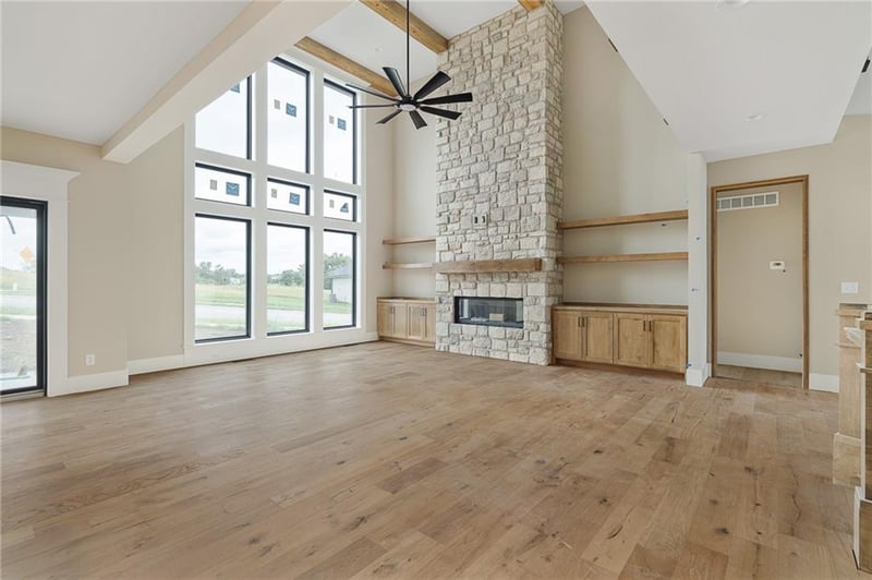 1401 Upton Ct, Raymore, MO 64083