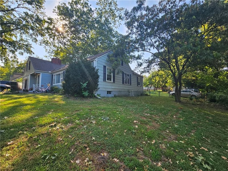 2318 NE Pence Ave, Kansas City, MO 64118