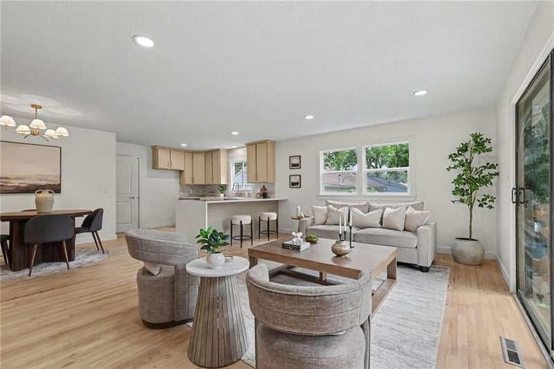 7216 Beverly St, Overland Park, KS 66204