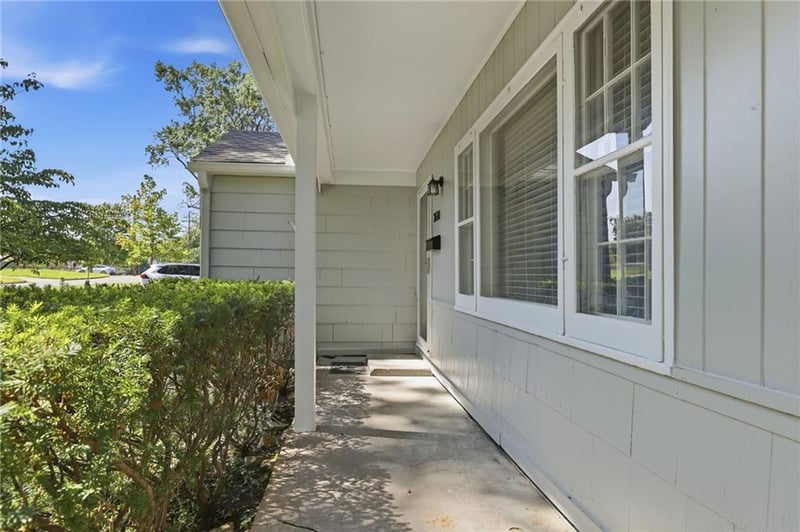 2610 W 79th St, Prairie Village, KS 66208