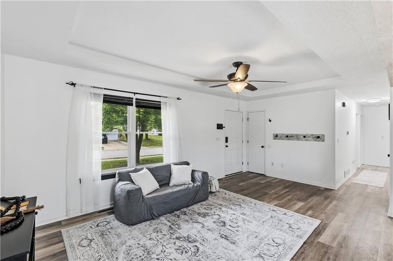504 Younger Dr, Harrisonville, MO 64701