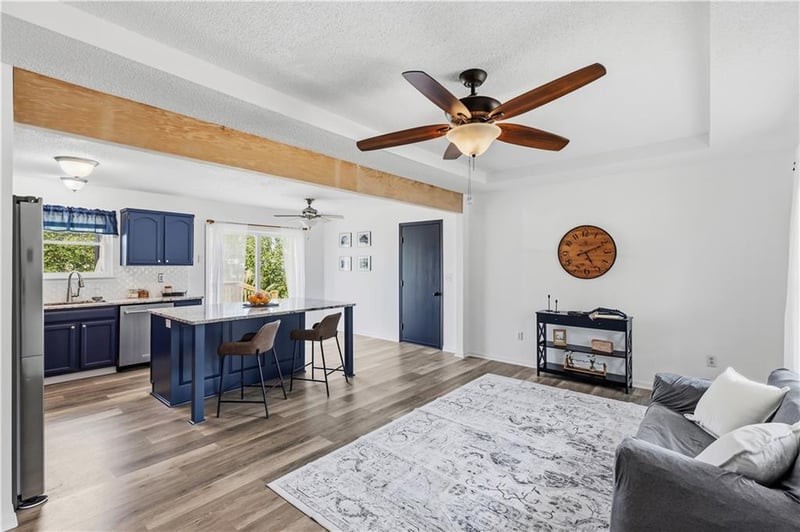 504 Younger Dr, Harrisonville, MO 64701