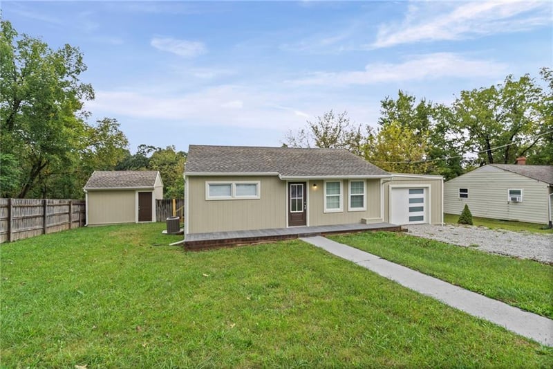 9122 Askew Ave, Kansas City, MO 64132