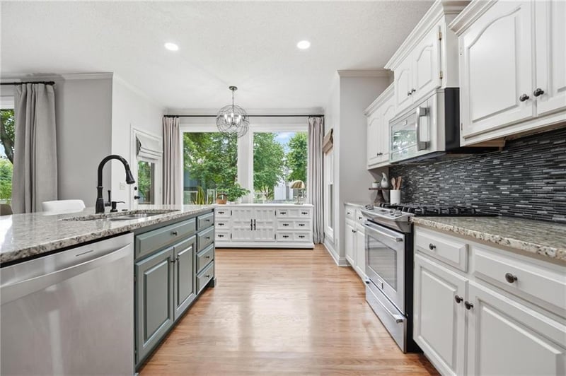 5120 W 158th St, Overland Park, KS 66224