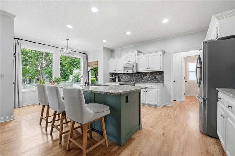5120 W 158th St, Overland Park, KS 66224