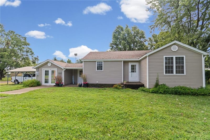 201 S Mahan St, Lowry City, MO 64763