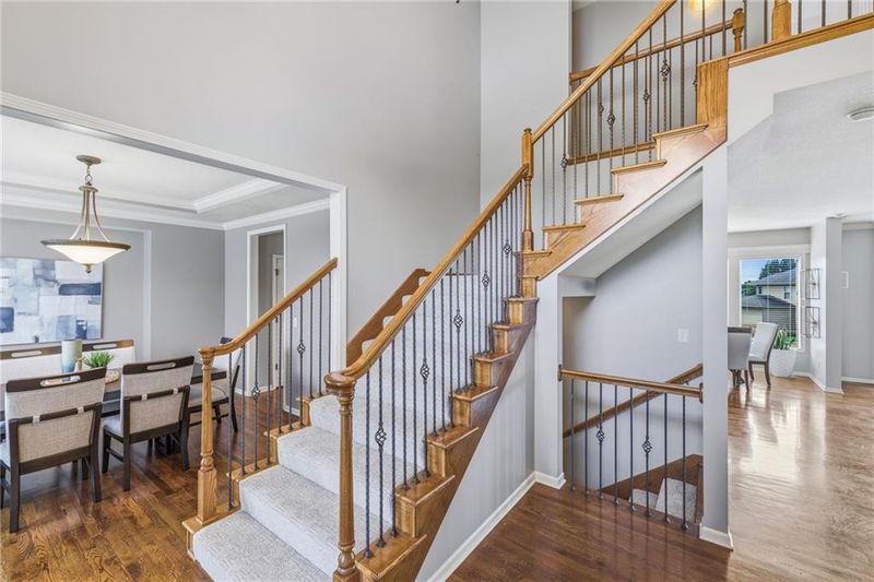 2221 SW Hawk View Rd, Lee's Summit, MO 64082