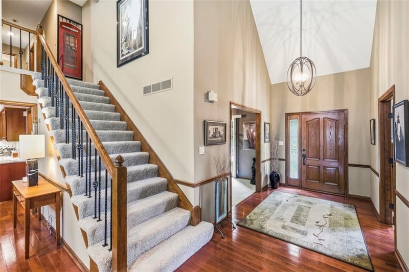 6312 W 108th St, Overland Park, KS 66211