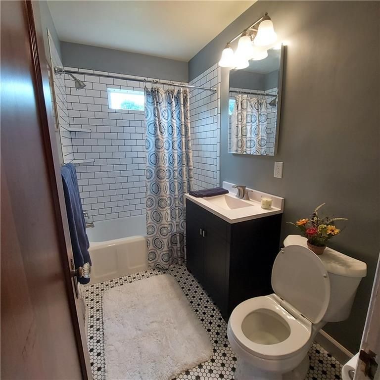 520 N Pleasant St, Independence, MO 64050