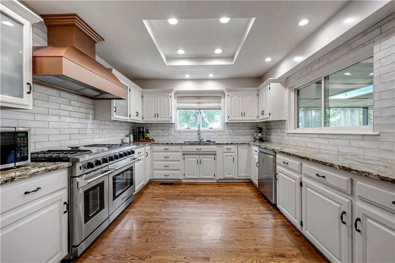 11509 Carter St, Overland Park, KS 66210