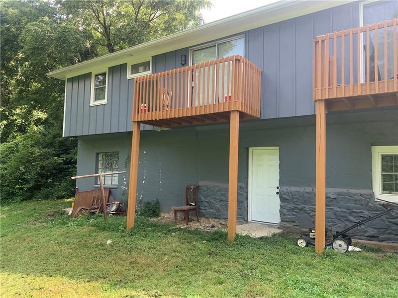 2440 S 53rd Ln, Kansas City, KS 66106
