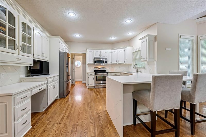 8001 W 130th St, Overland Park, KS 66213
