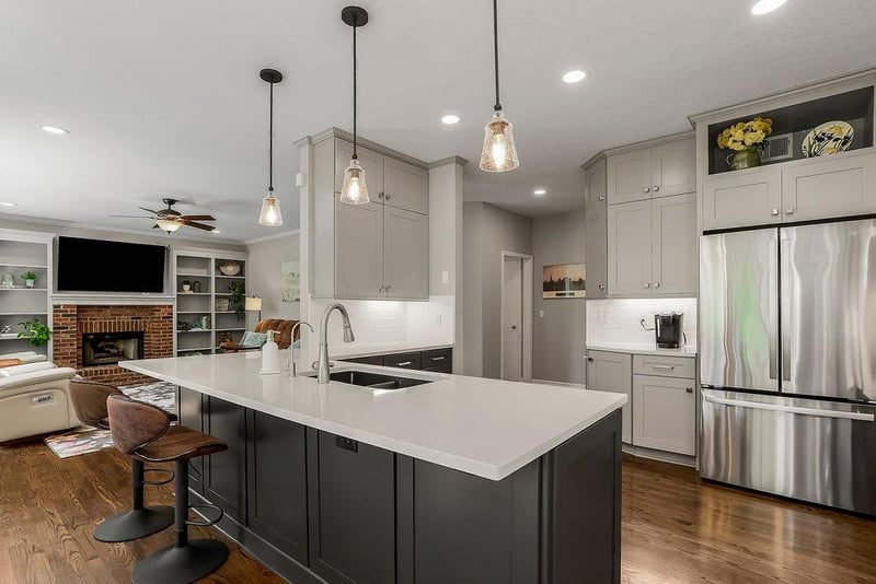 8409 W 154th St, Overland Park, KS 66223