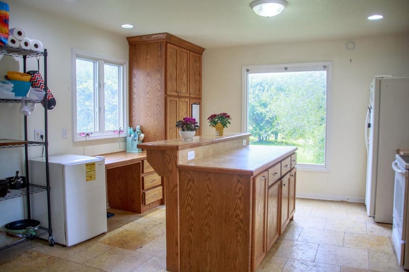 1926 Garland St, Leavenworth, KS 66048