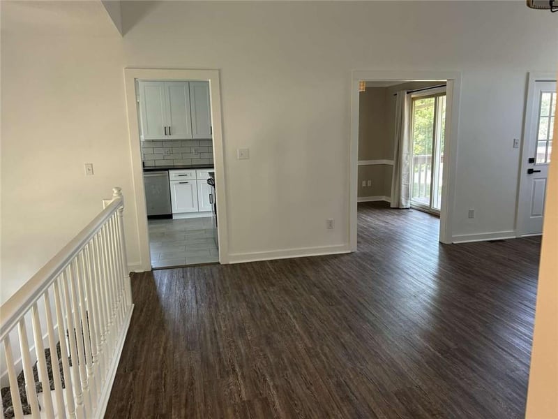 519 NE Timbercreek Dr, Lee's Summit, MO 64086
