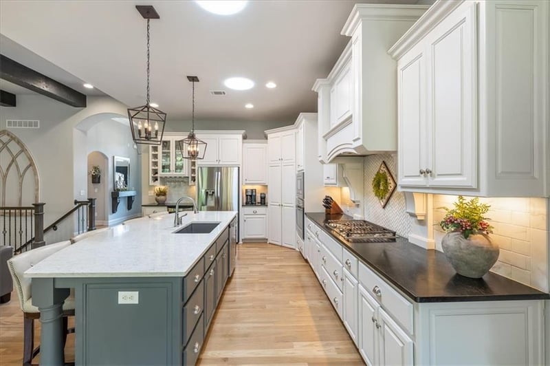 12110 S Belmont Dr, Olathe, KS 66061