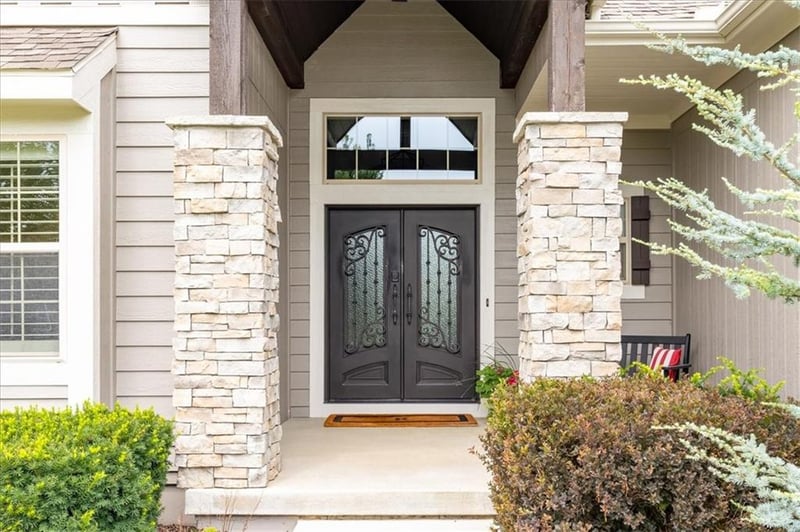 12110 S Belmont Dr, Olathe, KS 66061